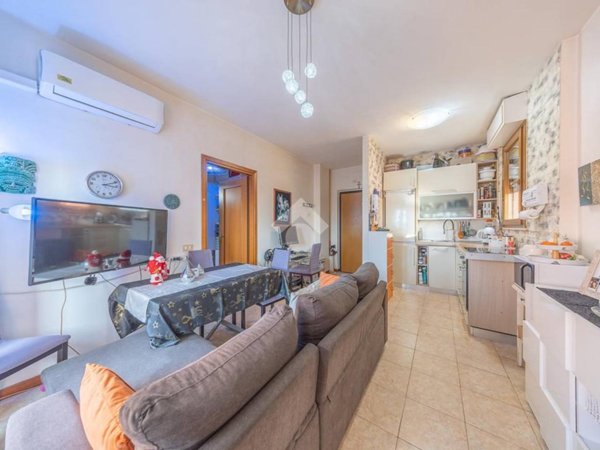 appartamento in vendita a Pomezia in zona Santa Procula