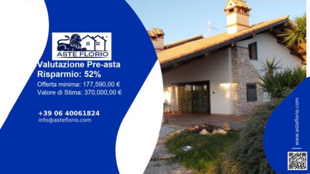 casa indipendente in vendita a Pomezia in zona Torvaianica Alta