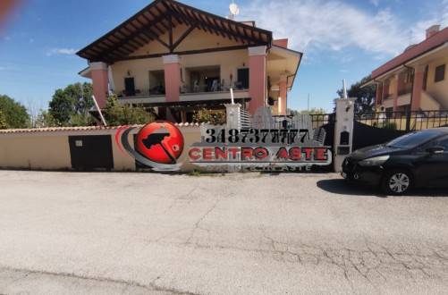 casa indipendente in vendita a Pomezia in zona Campo Jemini