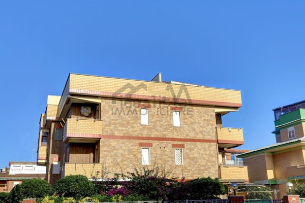 appartamento in vendita a Pomezia in zona Torvaianica