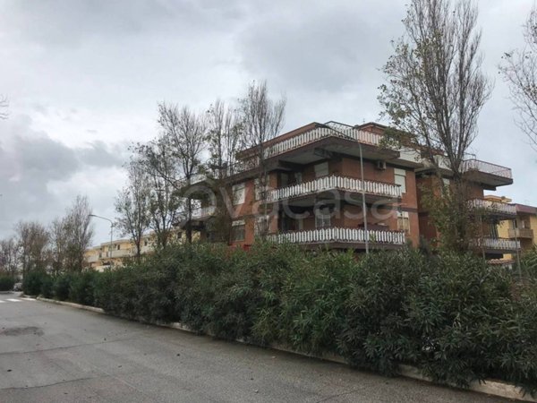 appartamento in vendita a Pomezia in zona Torvaianica
