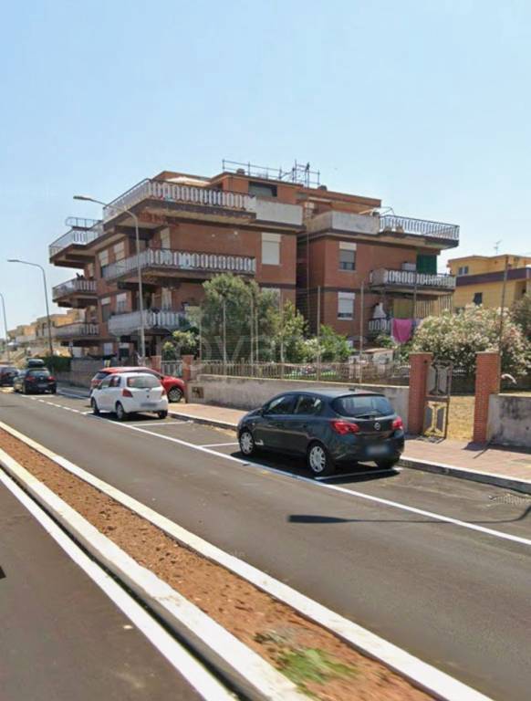 appartamento in vendita a Pomezia in zona Torvaianica