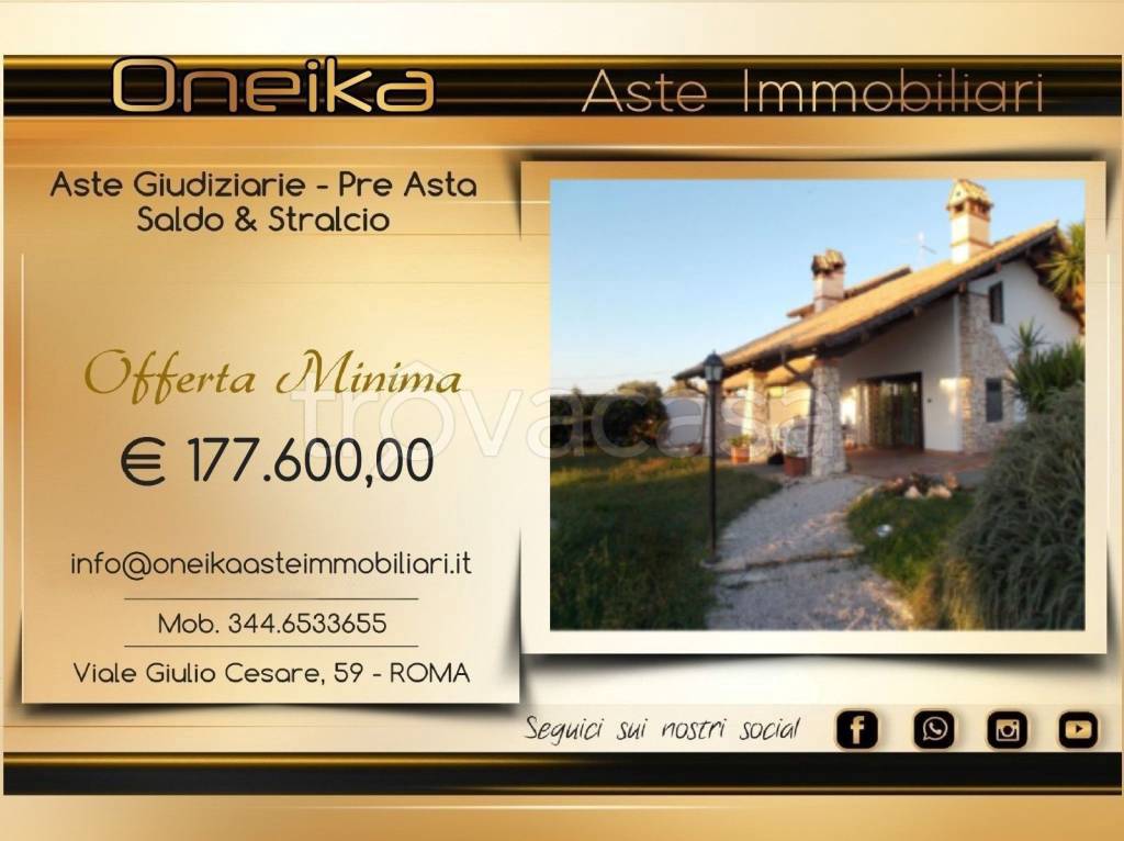 casa indipendente in vendita a Pomezia in zona Torvaianica Alta