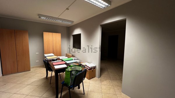 ufficio in vendita a Pomezia
