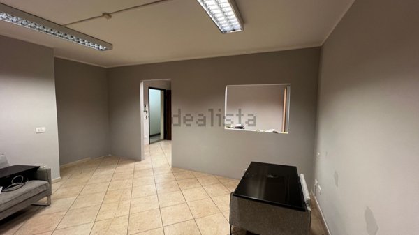 ufficio in vendita a Pomezia