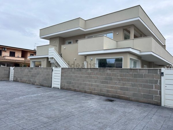 appartamento in vendita a Pomezia in zona Torvaianica