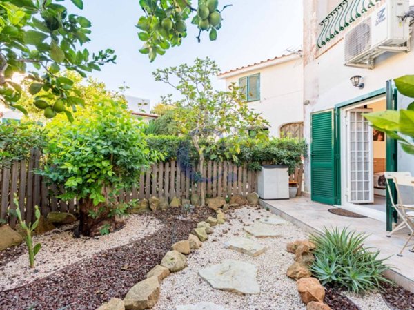 appartamento in vendita a Pomezia in zona Torvaianica