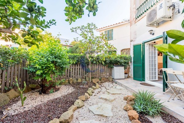 appartamento in vendita a Pomezia in zona Torvaianica