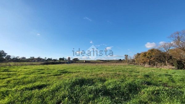 terreno edificabile in vendita a Pomezia