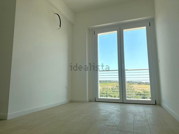 appartamento in vendita a Pomezia in zona Pratica di Mare