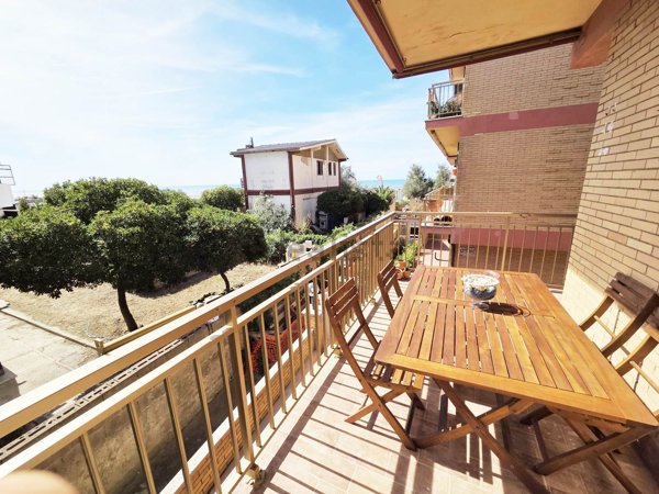 appartamento in vendita a Pomezia in zona Torvaianica