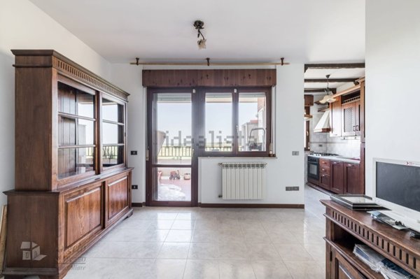 appartamento in vendita a Pomezia in zona Santa Palomba