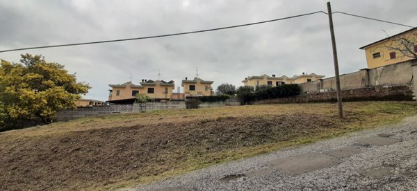 terreno edificabile in vendita a Pomezia