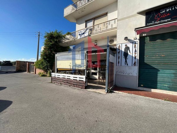negozio in vendita a Pomezia