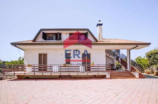 casa indipendente in vendita a Pomezia