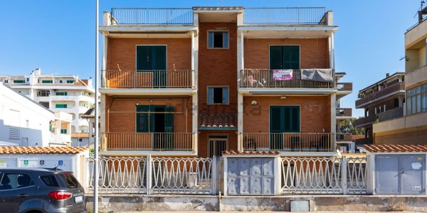 appartamento in vendita a Pomezia in zona Torvaianica