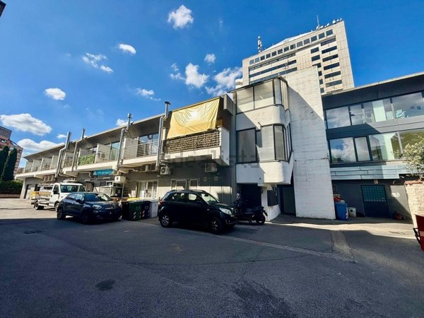 ufficio in vendita a Pomezia