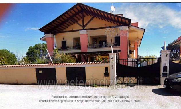 appartamento in vendita a Pomezia in zona Campo Jemini