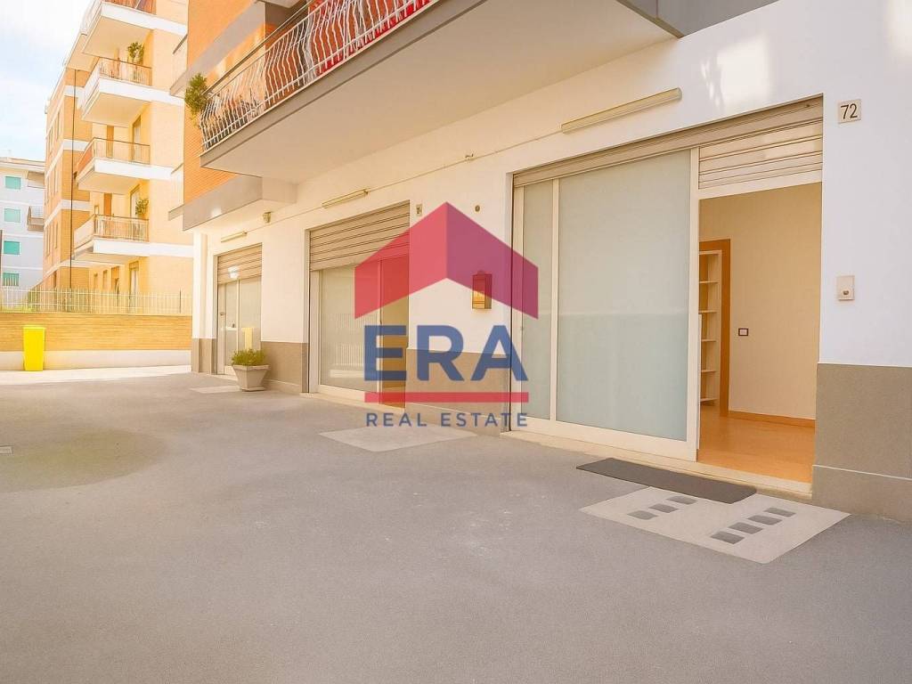 negozio in vendita a Pomezia