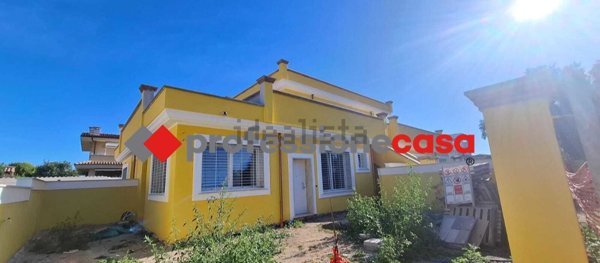 appartamento in vendita a Pomezia in zona Campo Jemini