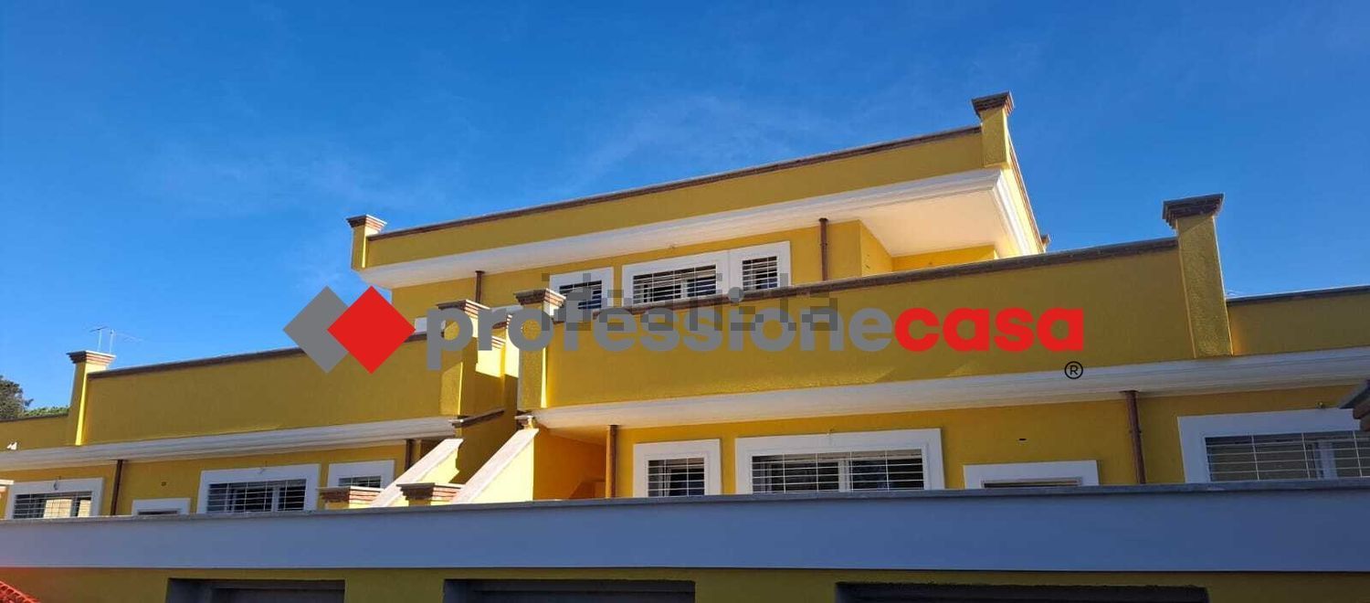 appartamento in vendita a Pomezia in zona Campo Jemini