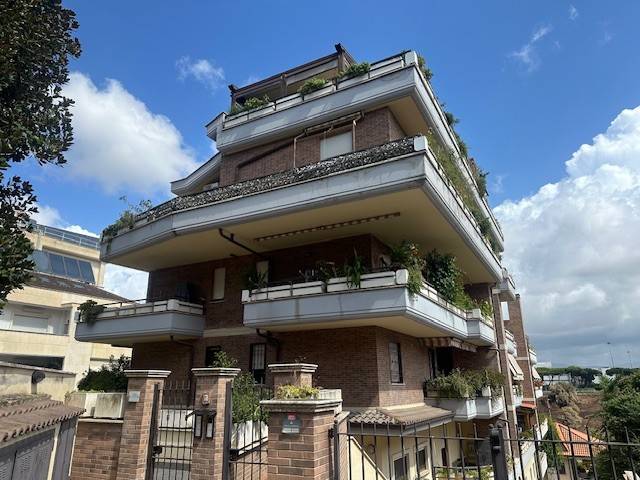 ufficio in vendita a Pomezia