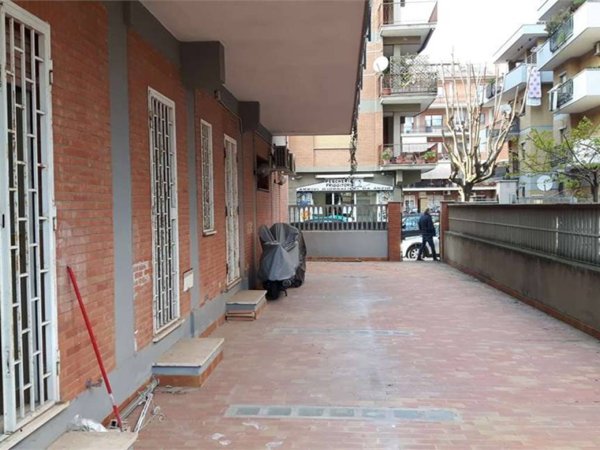 ufficio in vendita a Pomezia