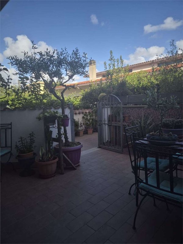 casa indipendente in vendita a Pomezia