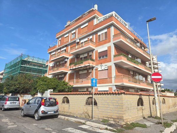 appartamento in vendita a Pomezia