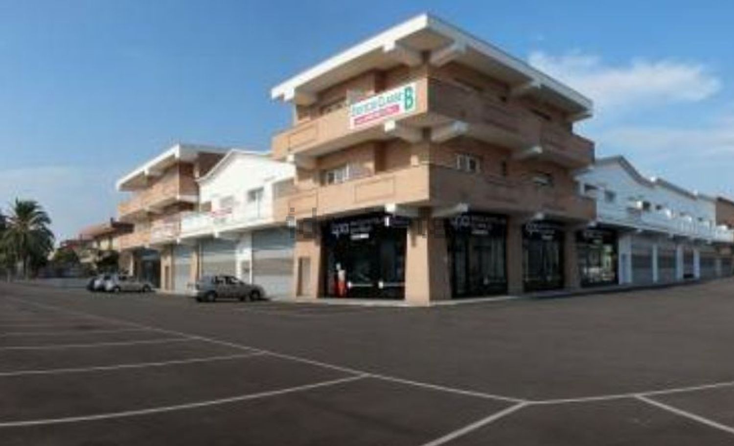 locale commerciale in vendita a Pomezia