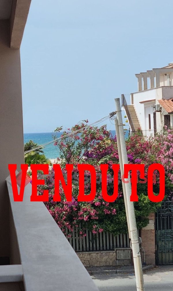 appartamento in vendita a Pomezia in zona Torvaianica