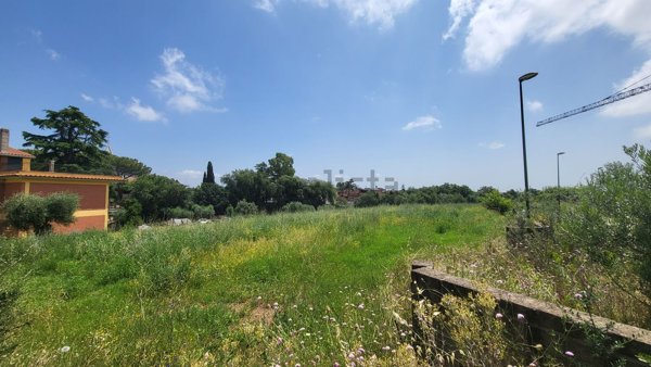 terreno edificabile in vendita a Pomezia