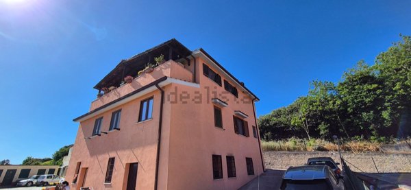 appartamento in vendita a Pomezia in zona Castagnetta