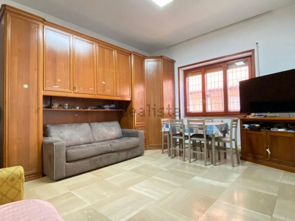 appartamento in vendita a Pomezia in zona Torvaianica