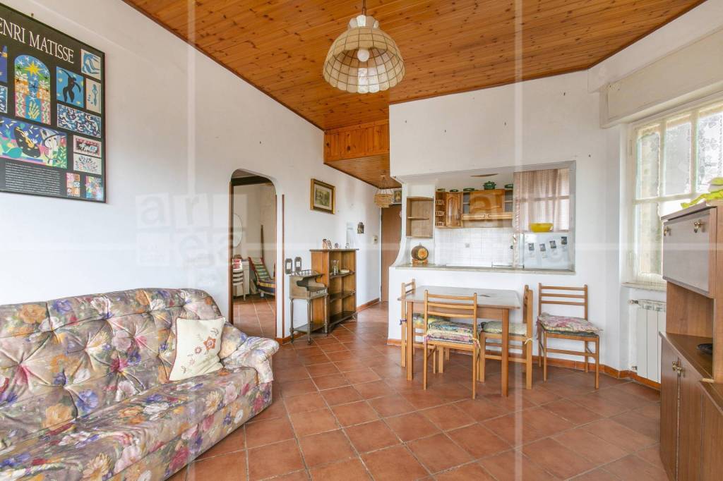 appartamento in vendita a Pomezia in zona Torvaianica