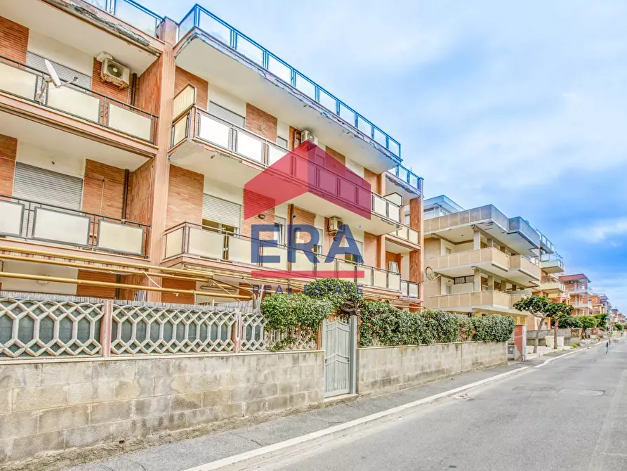 appartamento in vendita a Pomezia in zona Torvaianica