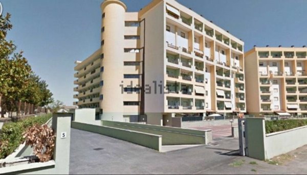 locale di sgombero in vendita a Pomezia