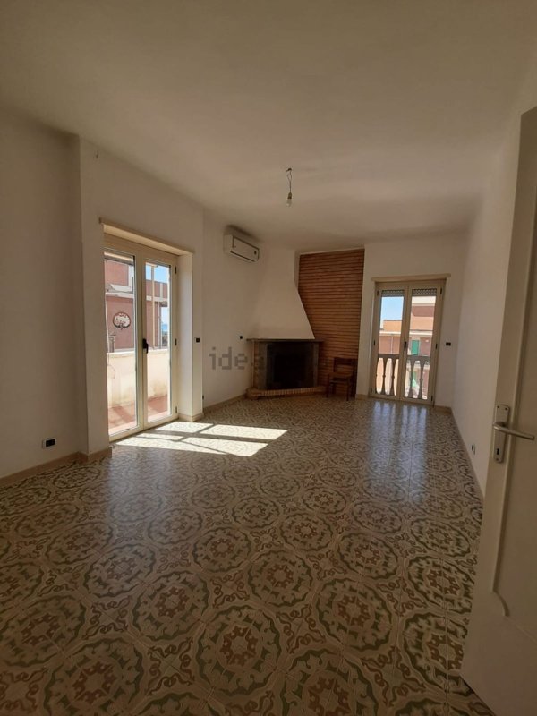 appartamento in vendita a Pomezia in zona Torvaianica