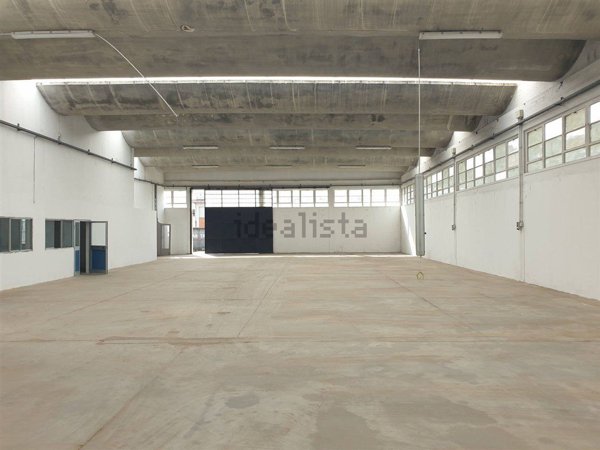 capannone in vendita a Pomezia