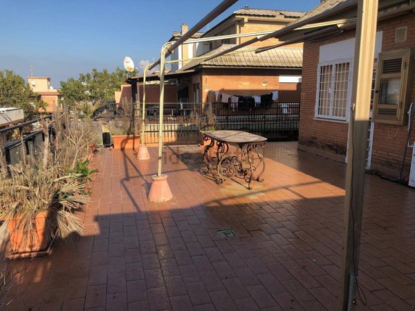 appartamento in vendita a Pomezia in zona Torvaianica