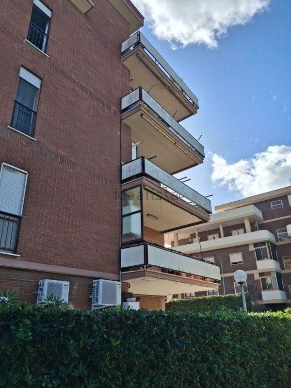 appartamento in vendita a Pomezia in zona Torvaianica