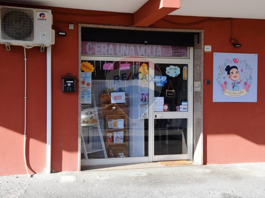 negozio in vendita a Pomezia