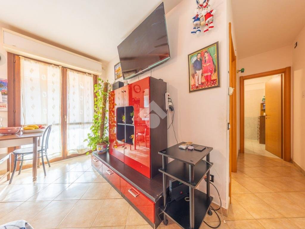 appartamento in vendita a Pomezia in zona Santa Palomba