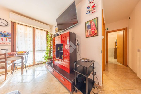 appartamento in vendita a Pomezia in zona Santa Palomba