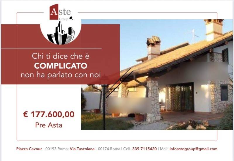 casa indipendente in vendita a Pomezia in zona Torvaianica Alta
