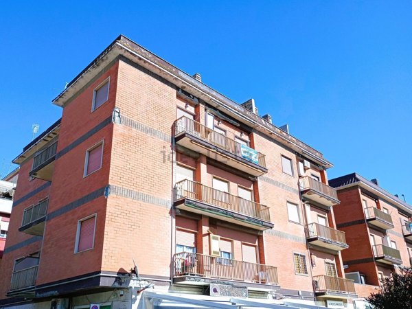 appartamento in vendita a Pomezia in zona Torvaianica