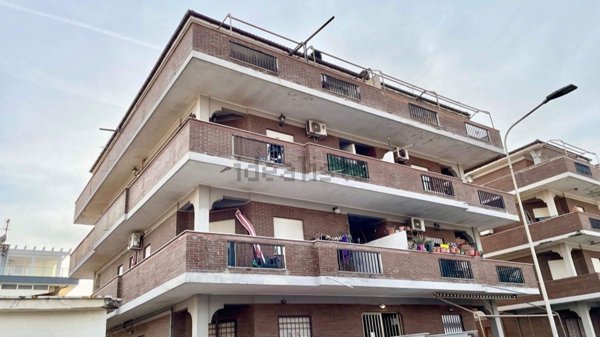 appartamento in vendita a Pomezia in zona Torvaianica