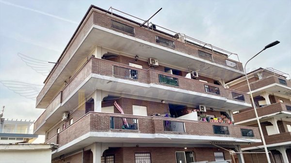 appartamento in vendita a Pomezia in zona Torvaianica