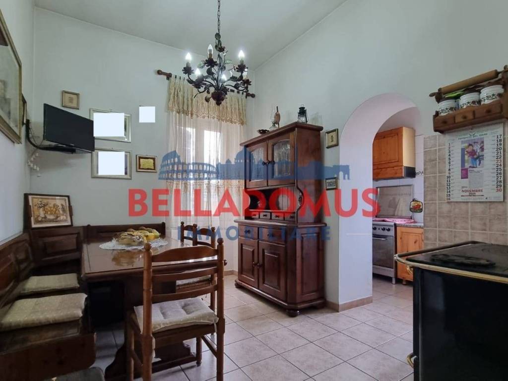 casa indipendente in vendita a Pomezia in zona Castagnetta