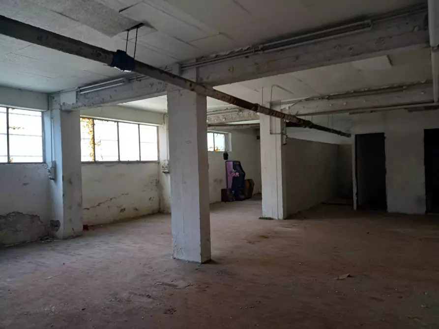 ufficio in vendita a Pomezia in zona Torvaianica